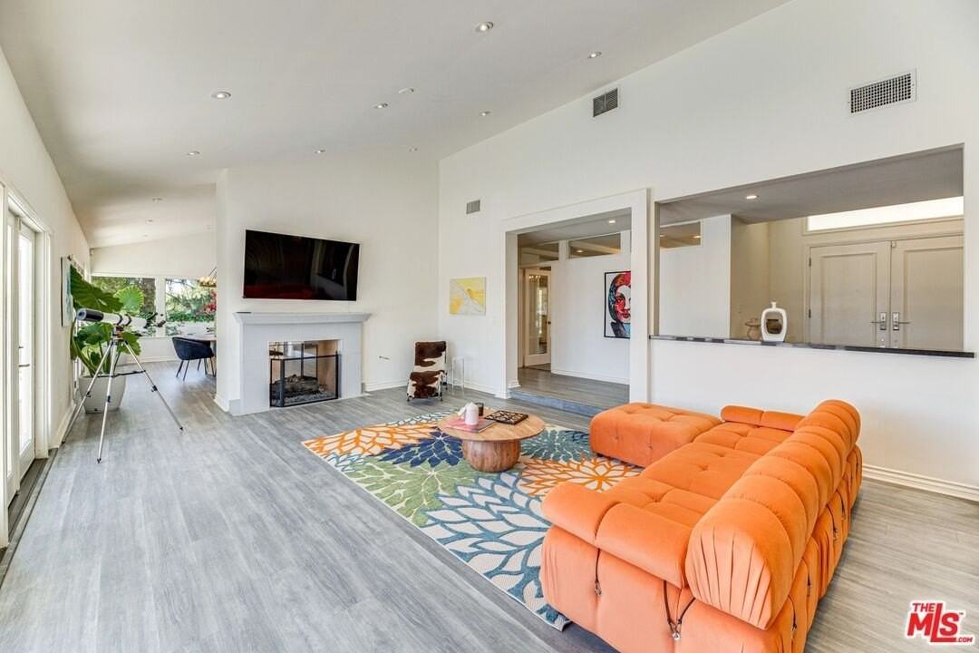 1410 Stradella Rd - Photo 3 of 42