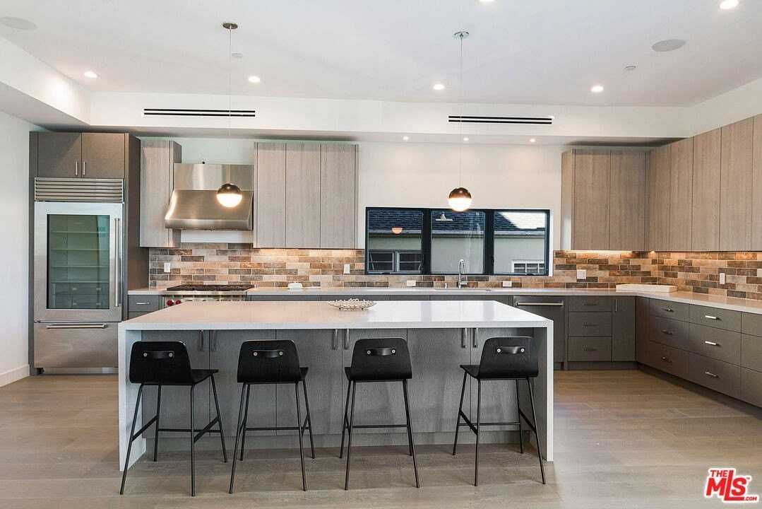 10563 Ashton Ave Apt 2 #2 - Photo 4 of 24