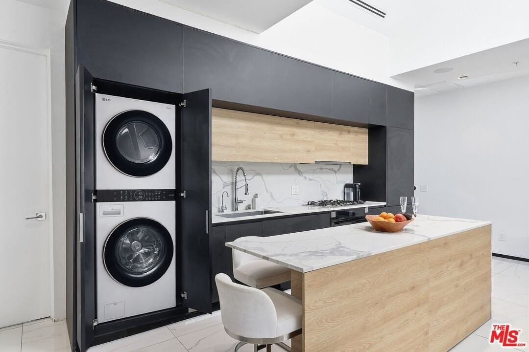 1253 N Sweetzer Ave Apt 7 #7 - Photo 5 of 17