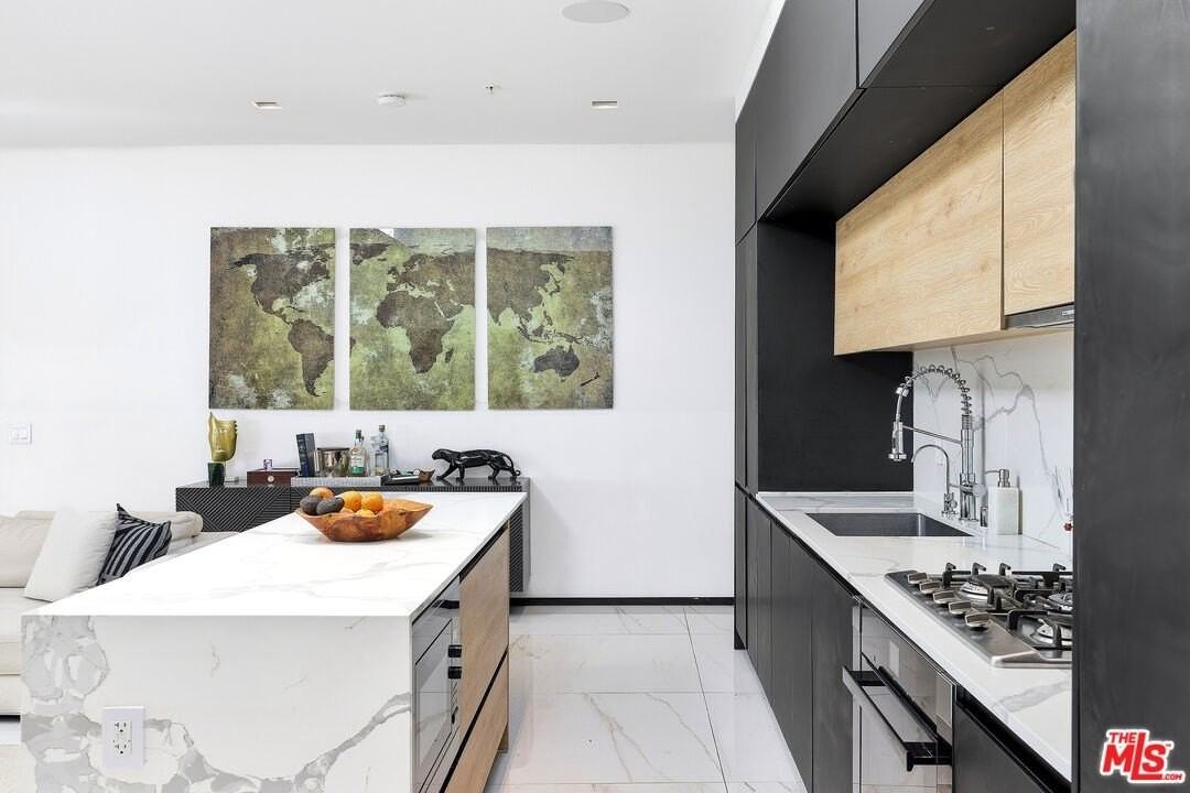 1253 N Sweetzer Ave Apt 7 #7 - Photo 6 of 17