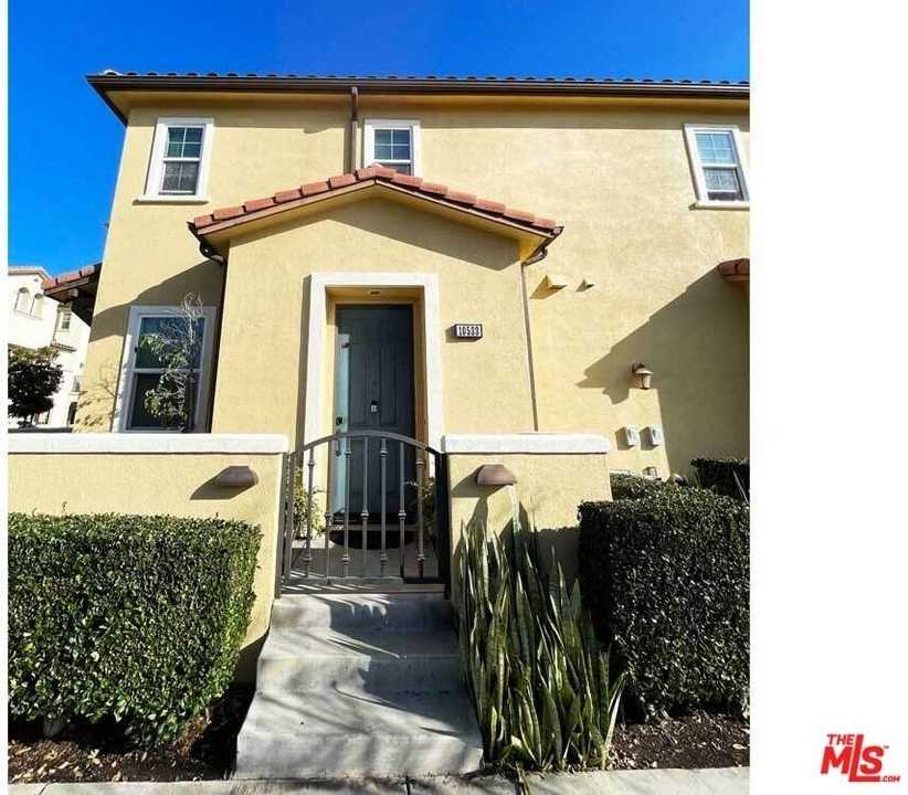 10533 Maple Ln - Photo 7 of 42