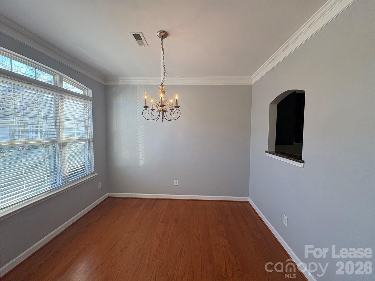 2912 White Willow Rd - Photo 4 of 43