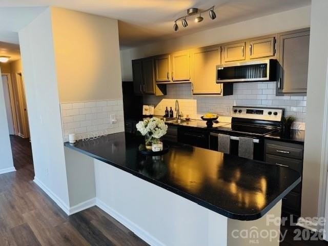 6137 Meadow Rose Ln - Photo 2 of 12