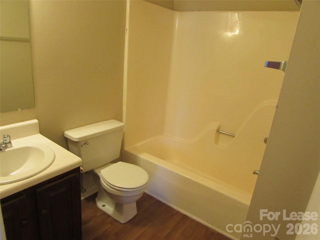 1260 Fieldstone Rd Apt B #B - Photo 7 of 9