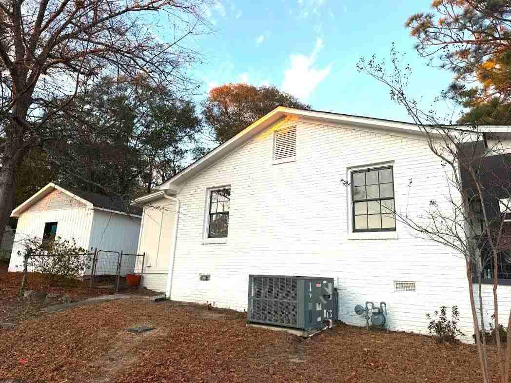 955 Laurie Ln - Photo 3 of 14