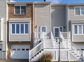 featured image of 83 Carriage Dr #83