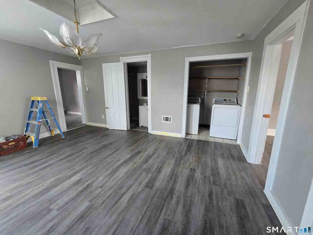 106 Hanover St - Photo 5 of 19