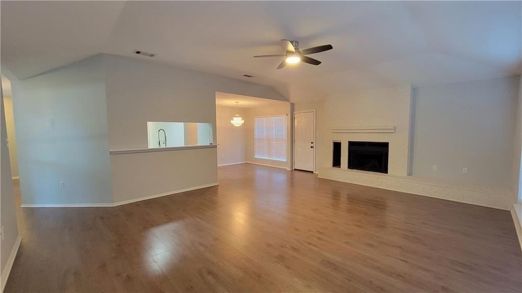 400 Drury Ln - Photo 4 of 16