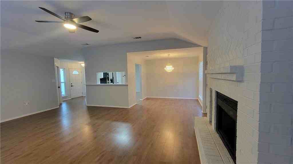 400 Drury Ln - Photo 5 of 16