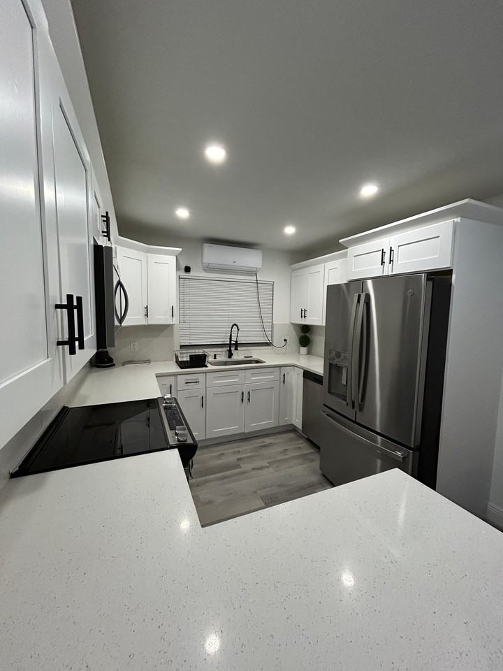 1605 North Gomez Avenue #2 - Photo 5 of 12