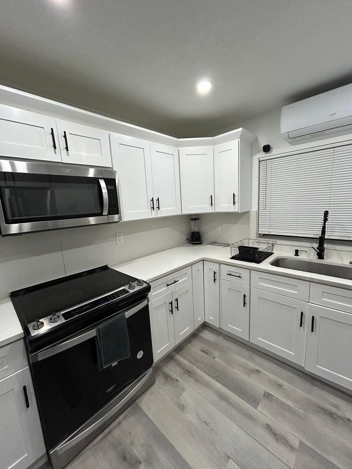 1605 North Gomez Avenue #2 - Photo 7 of 12