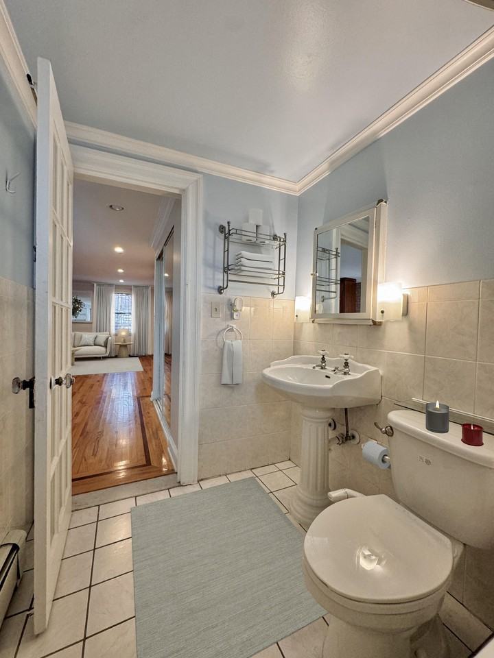 211 Pavonia Avenue #B - Photo 4 of 5