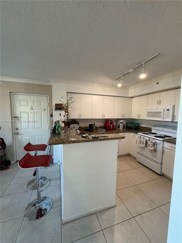 4840 N State Road 7 #7-207