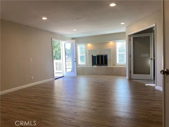 24721 Las Alturas Ct - Photo 3 of 8