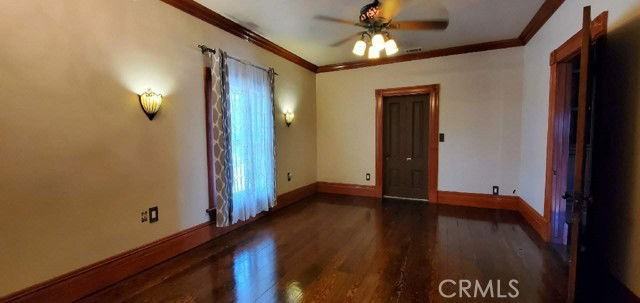 495 E Collins Ave - Photo 3 of 8