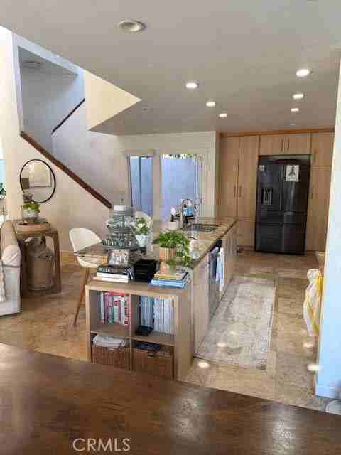 377 Magnolia Dr - Photo 2 of 8