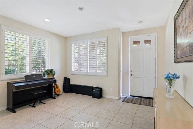 28722 Coal Mountain Ct - Photo 2 of 8