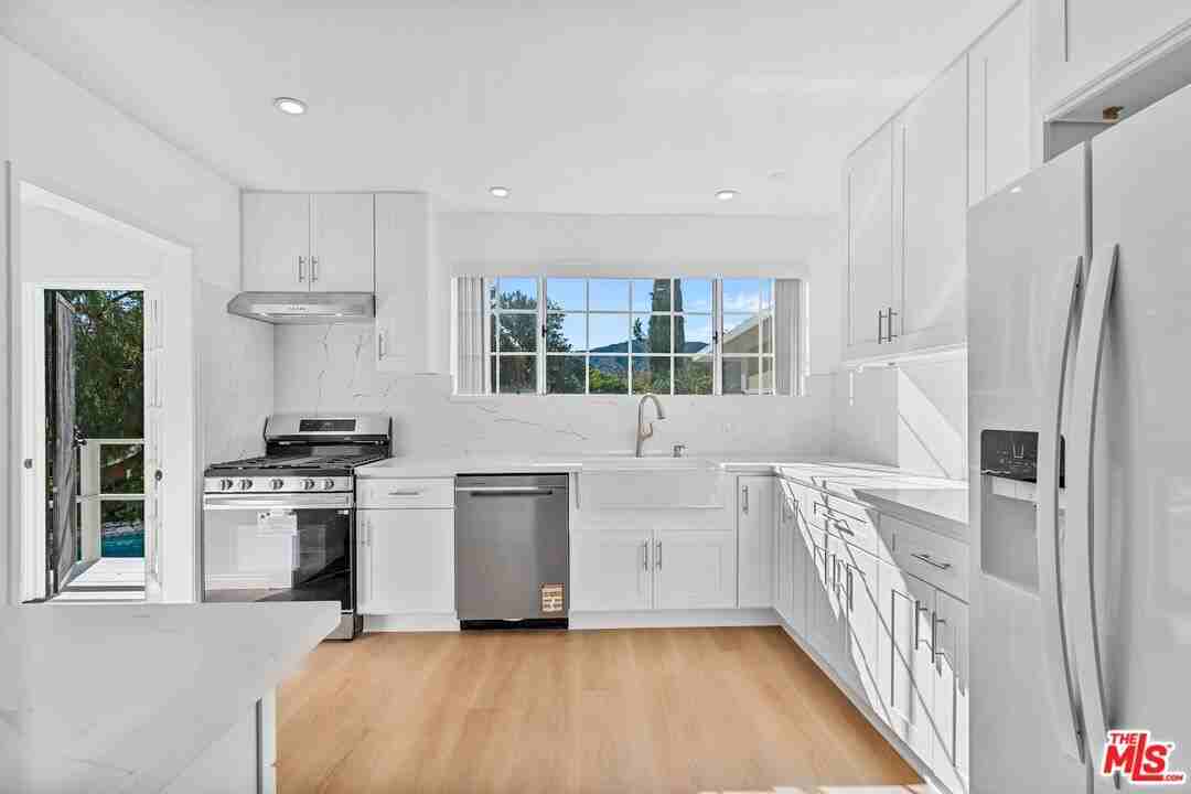 3340 Alabama St - Photo 3 of 8