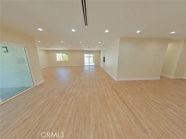 17633 Nordhoff St - Photo 5 of 8