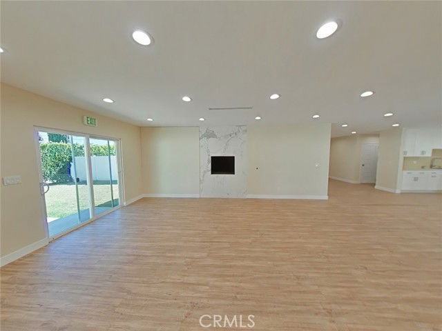 17633 Nordhoff St - Photo 7 of 8