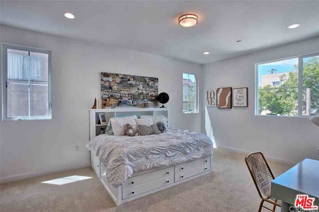 4240 Laurel Canyon Blvd #402 - Photo 3 of 8