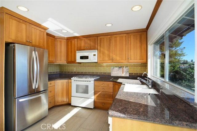 22210 Miston Dr - Photo 5 of 8