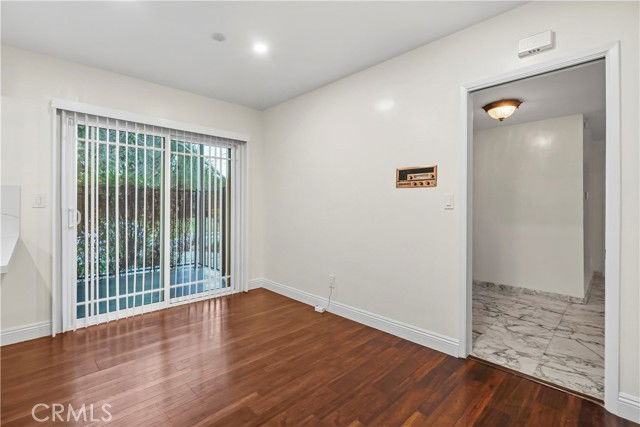 24210 Bessemer St - Photo 3 of 8