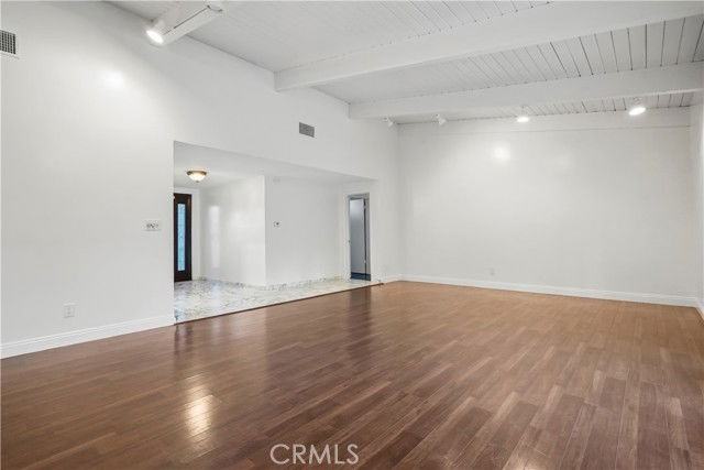 24210 Bessemer St - Photo 6 of 8