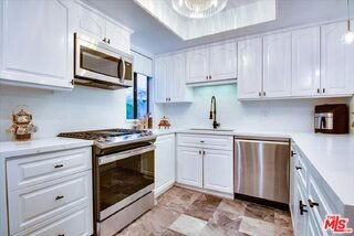 1909 Pelham Ave #102 - Photo 6 of 8