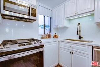 1909 Pelham Ave #102 - Photo 7 of 8