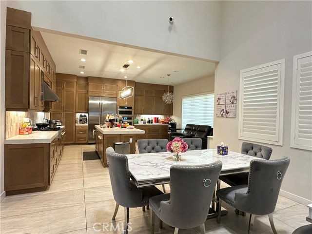 438 Sycamore Dr - Photo 6 of 8