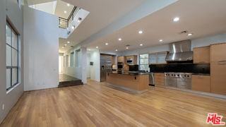 143 Union Jack Mall - Photo 4 of 8