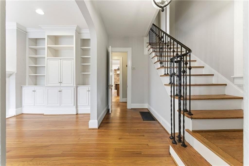 685 E Morningside Dr Ne - Photo 3 of 50