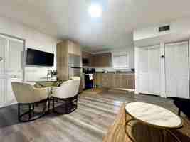 featured image of 1684 Sw 10th St #5