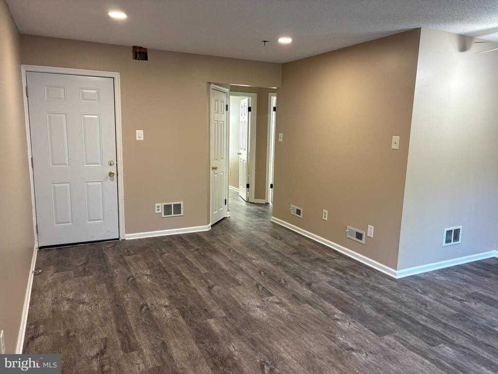 221 Highland Blvd Apt A #A - Photo 5 of 22