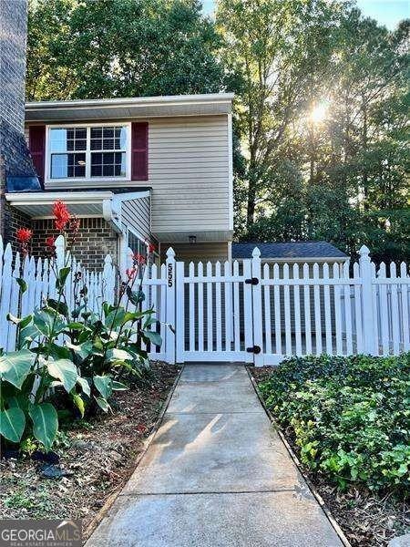 555 Picketts Bend Ct - Photo 3 of 15