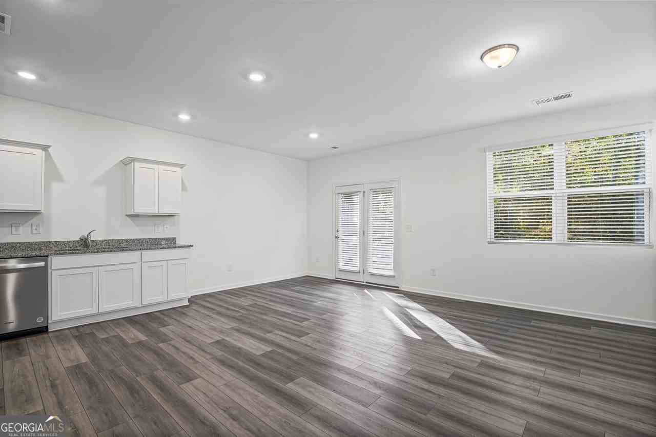 457 Union Station St - Photo 5 of 35