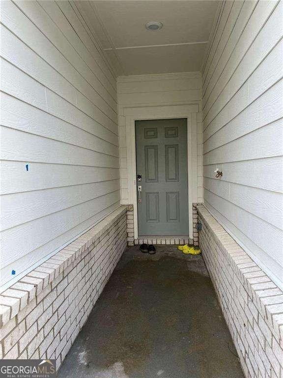 420 Point Place Dr - Photo 3 of 41