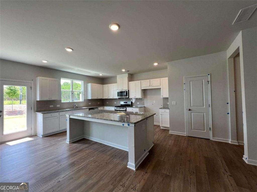 420 Point Place Dr - Photo 5 of 41