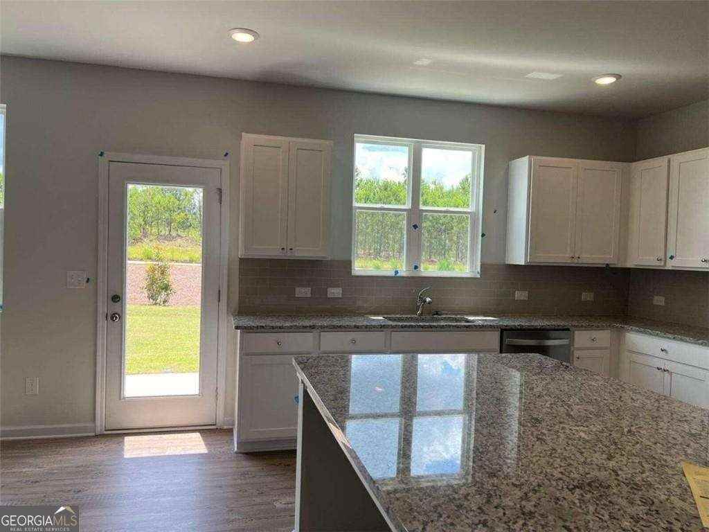 420 Point Place Dr - Photo 6 of 41