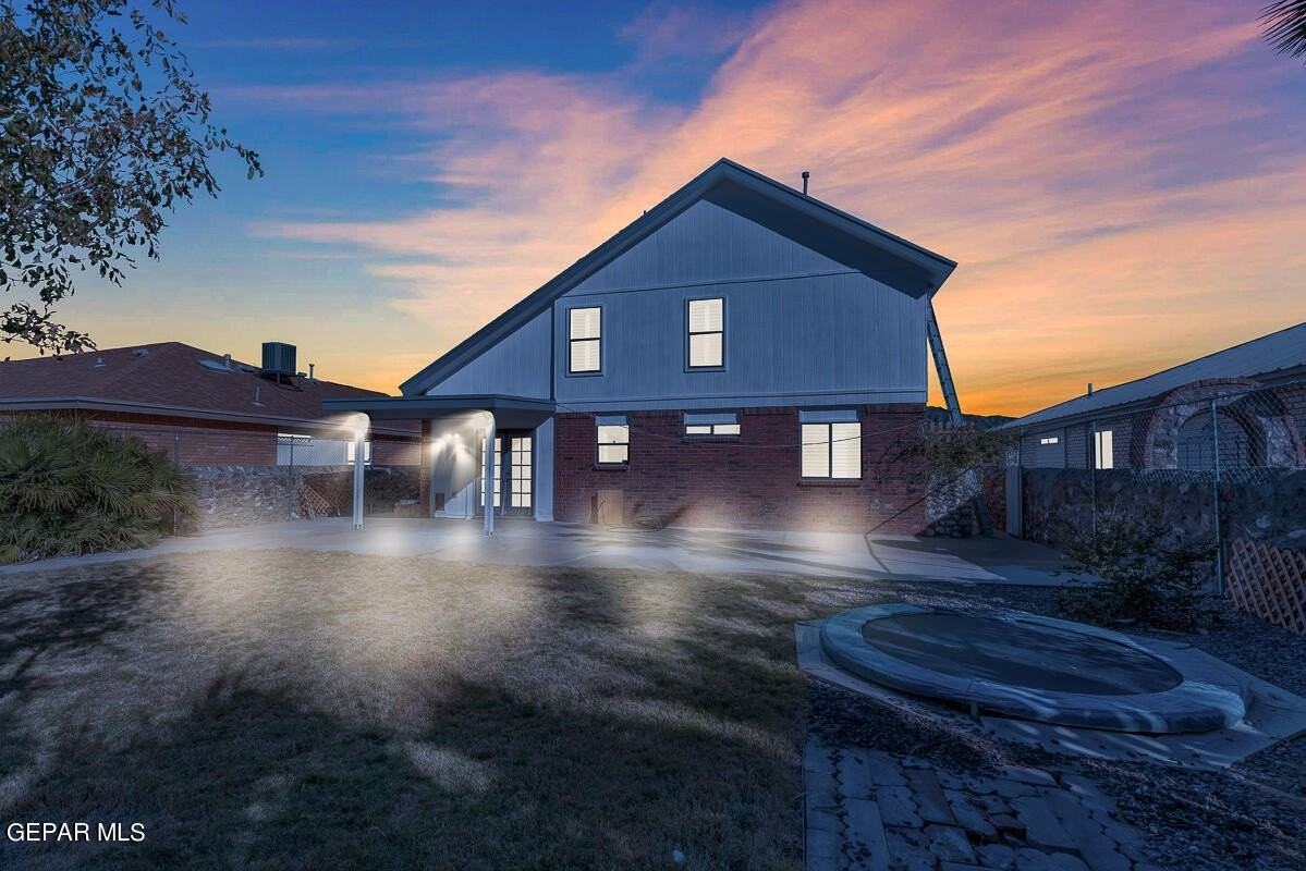 1049 Desierto Luna St - Photo 3 of 26