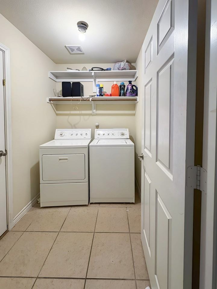 Deer Hollow Dr - Photo 5 of 28