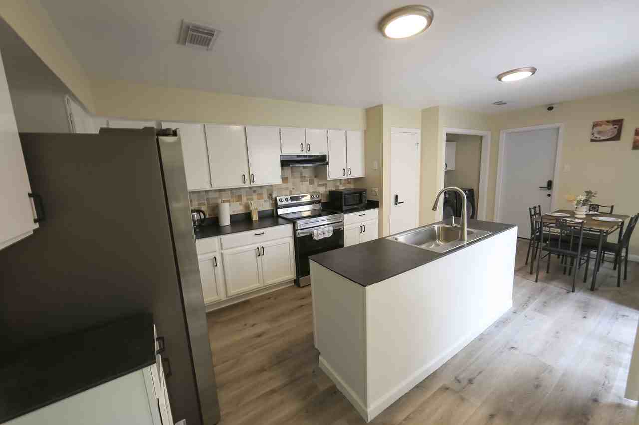 Foxmar Ln - Photo 3 of 16