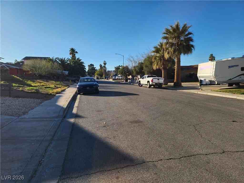 3559 Middlebury Ave - Photo 4 of 33