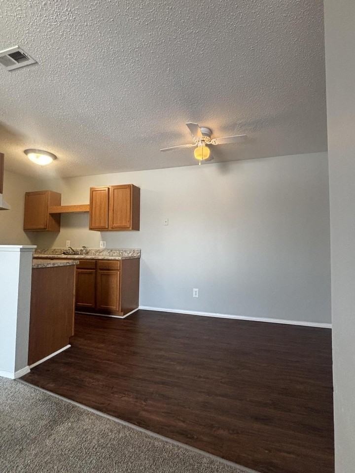 157 Canfield St Apt 10 #10 - Photo 5 of 16