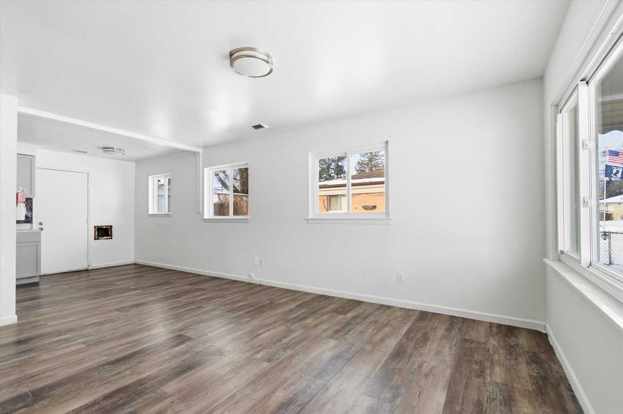 1310 Jeff St - Photo 5 of 23