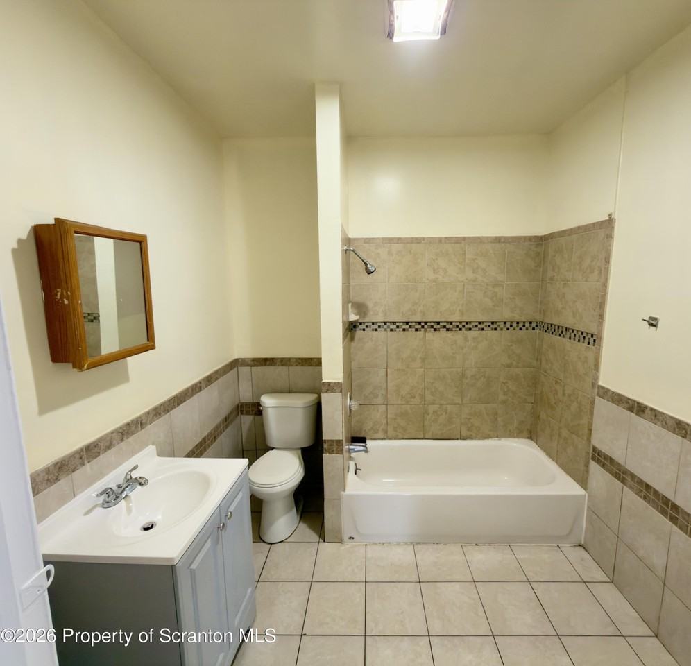 221 Pittston Ave Apt 1 #1 - Photo 5 of 8