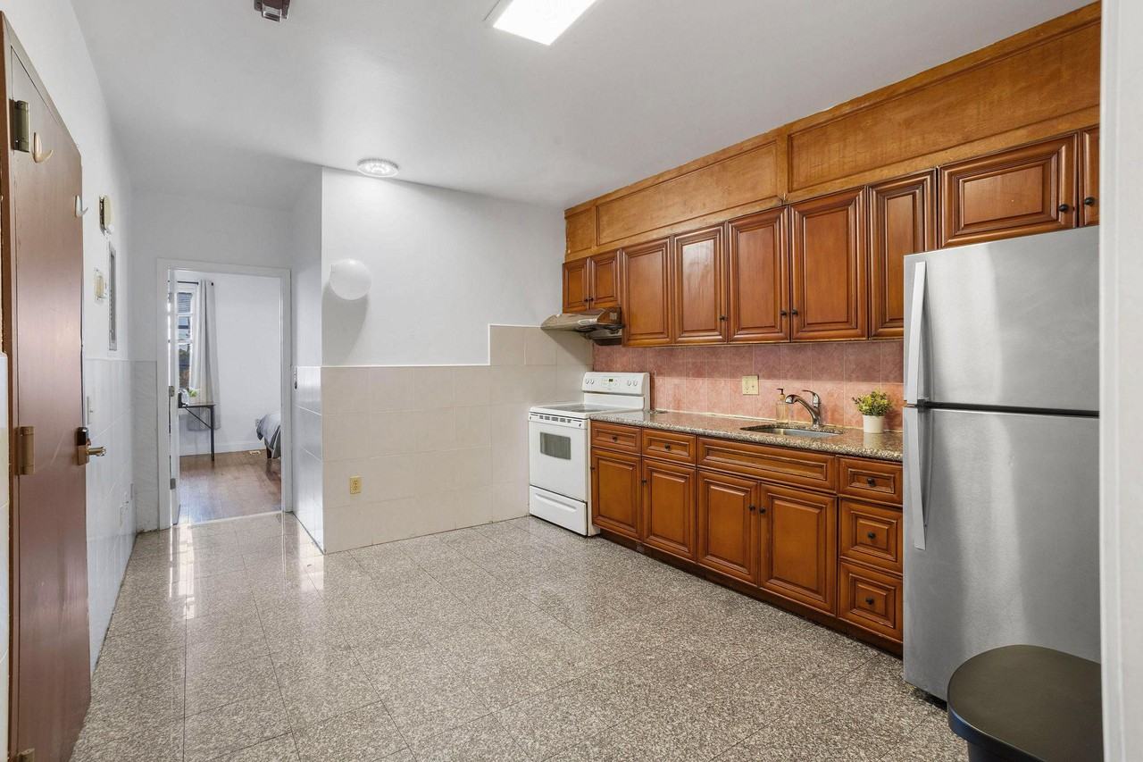 N Carlisle St - Photo 2 of 16