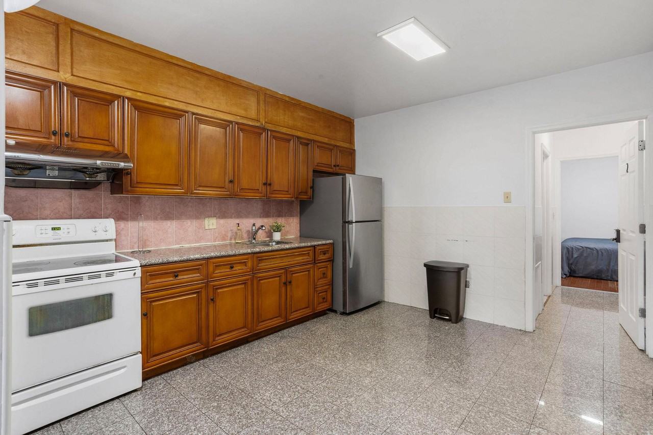 N Carlisle St - Photo 3 of 16