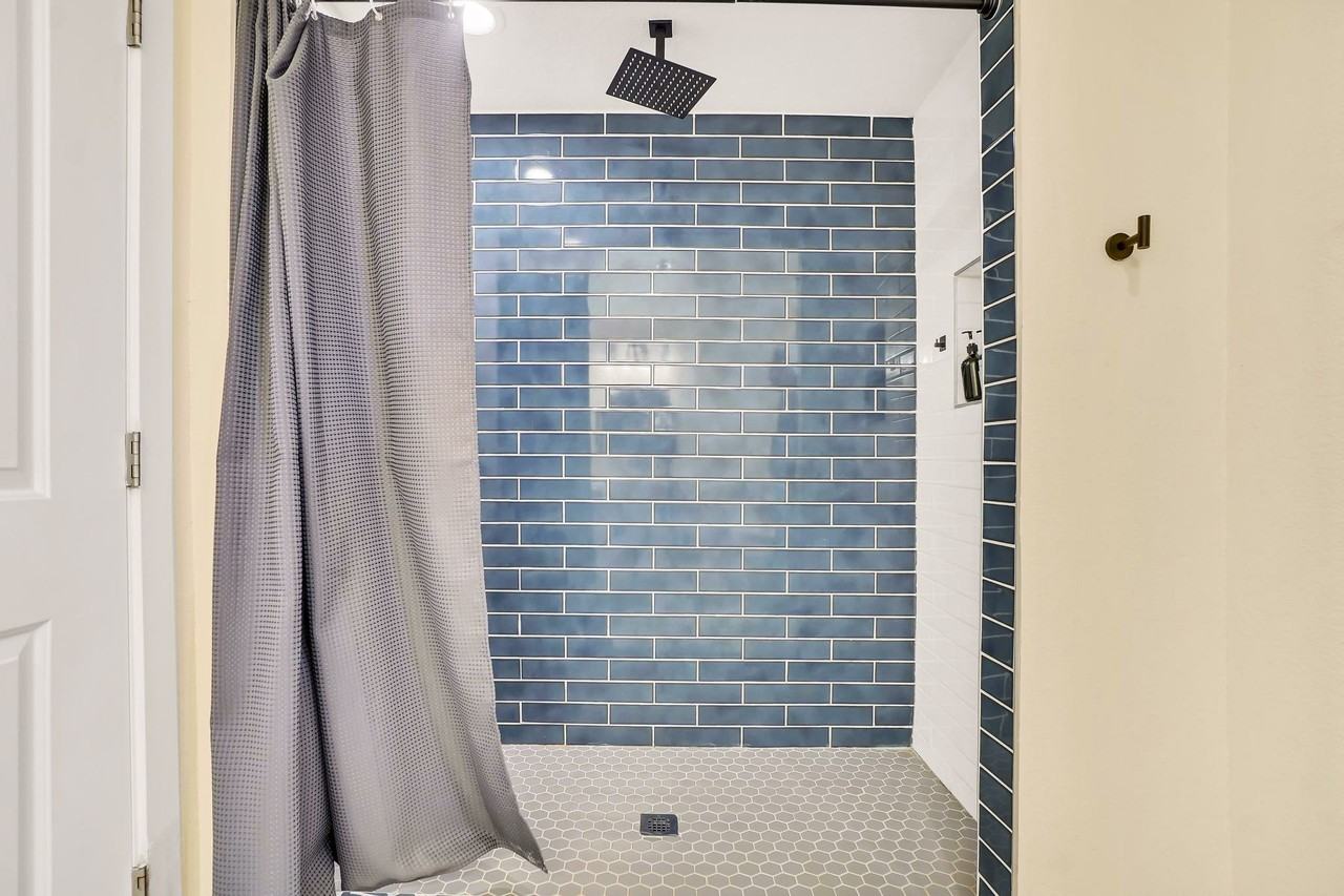 Janice Way - Photo 7 of 14